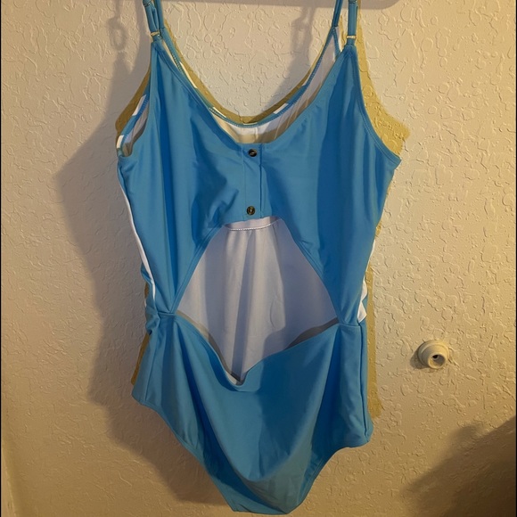 Fun New Swimsuit | Blue & White Stripes 💧 - Picture 4 of 5